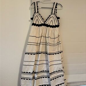 Chic Black and White Maxi Dress